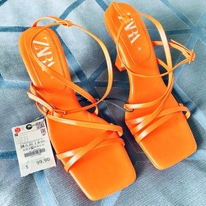 ZARA “LEATHER”Sandals